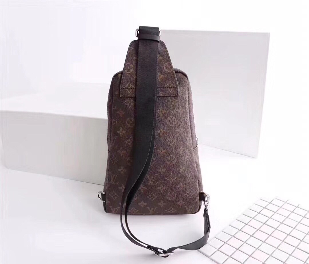 Túi đeo chéo nam cao cấp hiệu Louis Vuitton bản new 2023 - LKM117 - LOUIS  KIMMI