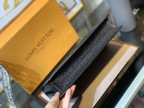 Ví-nam-cầm-tay-sang-trọng-Louis-Vuitton