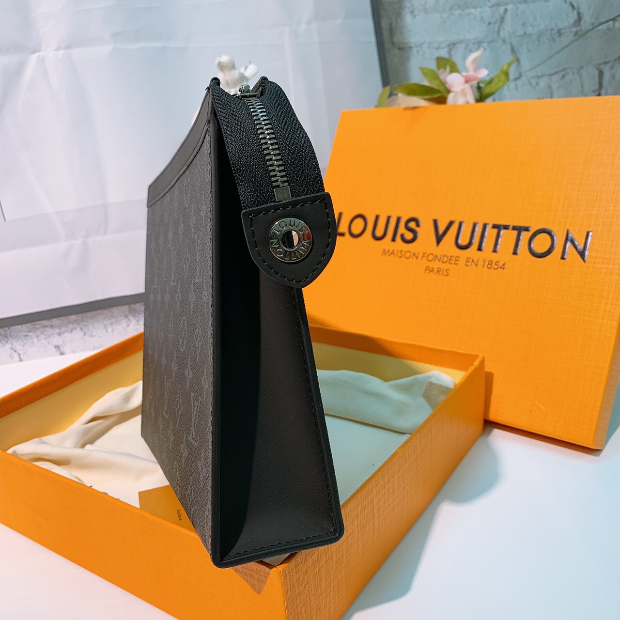 Clutch Ví cầm tay cao cấp Louis Vuitton-LKM408 - LOUIS LUXURY