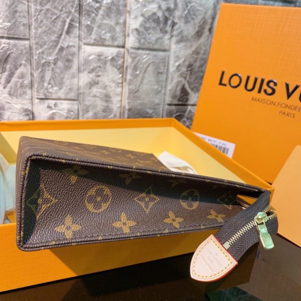 Ví cầm tay nam nữ hiệu Louis Vuitton siêu cấp