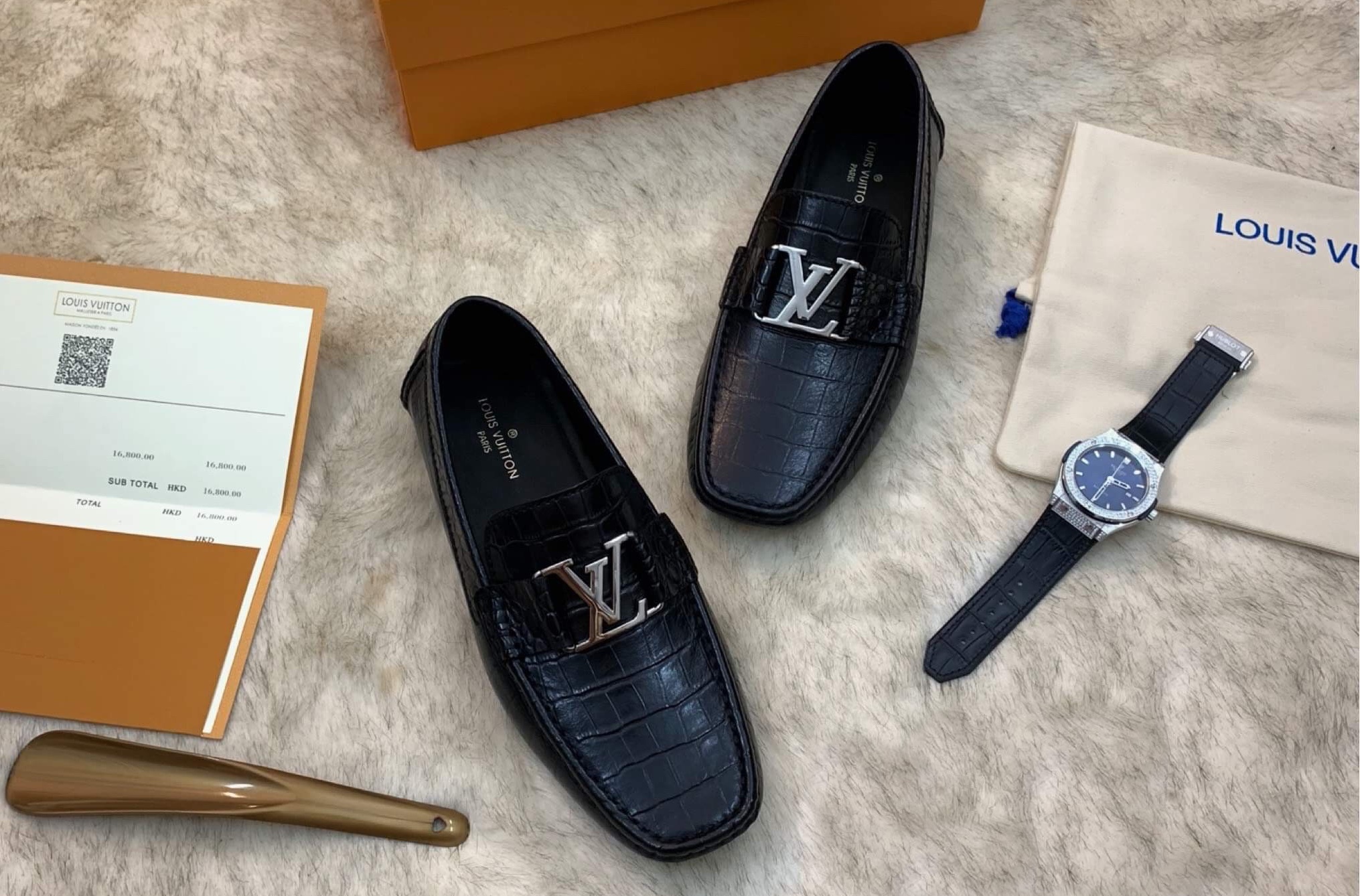 Vì sao giày Louis Vuitton Air Force 1 có giá hơn 8 tỷ đồng?