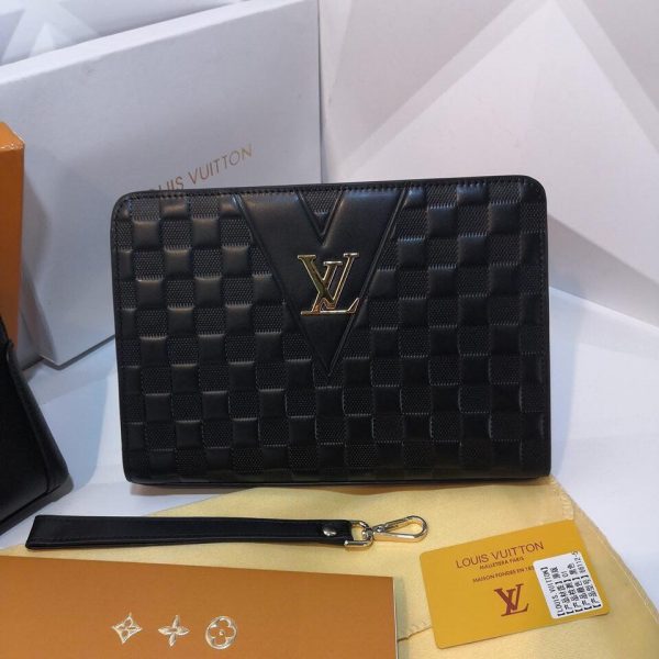 Clutch nam khóa số hàng hiệu Louis Vuitton