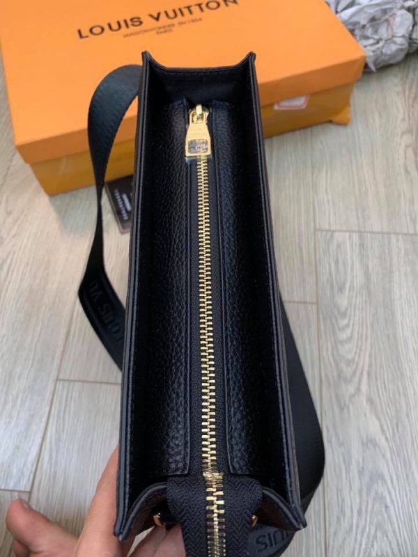 Túi đựng ipad da bò hiệu Louis Vuitton