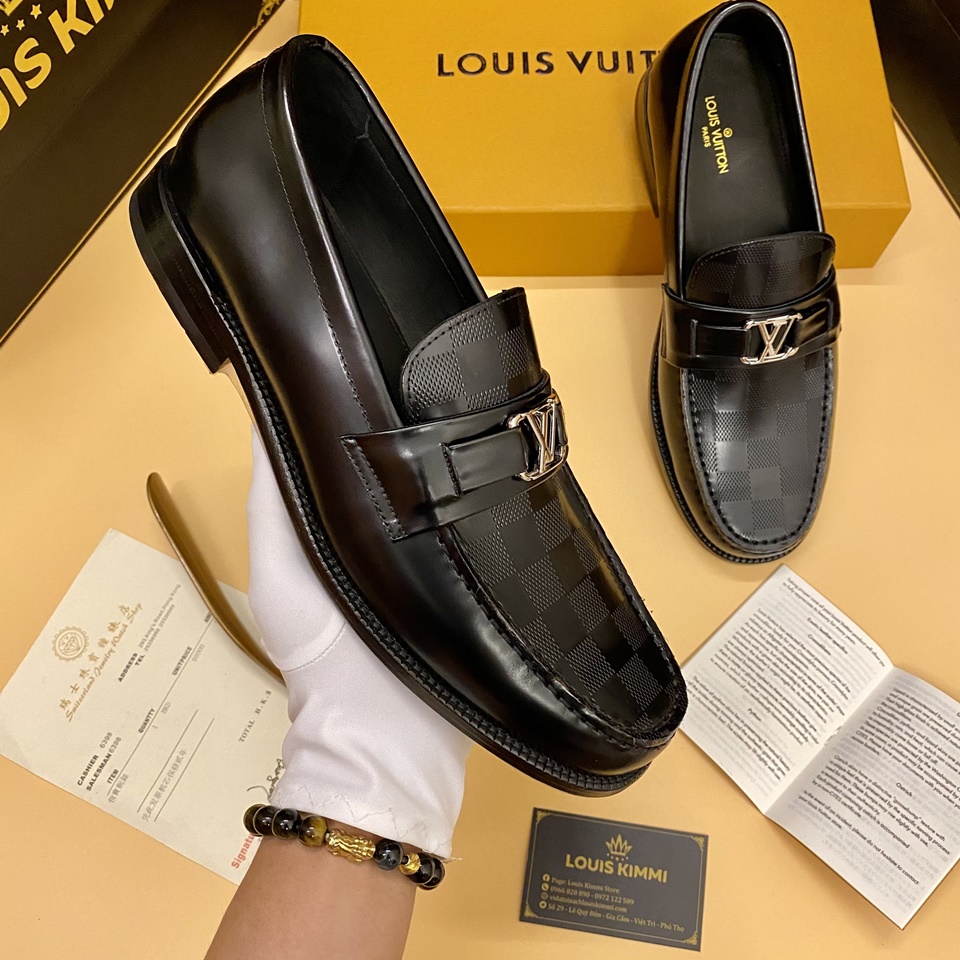 Ví cầm tay nam Khóa số Louis Vuitton LKM 541 - LOUIS LUXURY