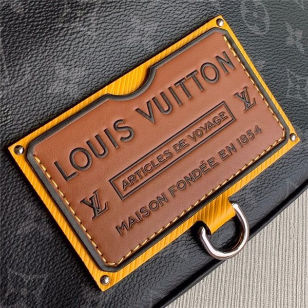 Tui-deo-nguc-Louis-Vuitton-cao-cap