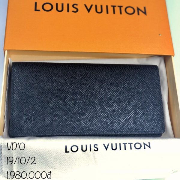 Vi-cam-tay-Louis-Vuitton-hang-hieu